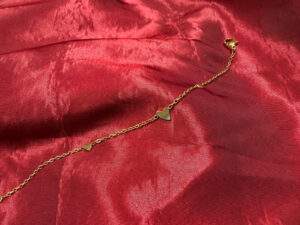 Tiny Love Armband gold