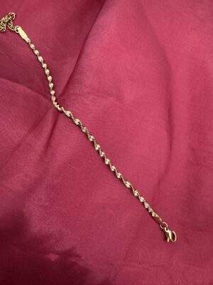 Delicate Twist Armband gold